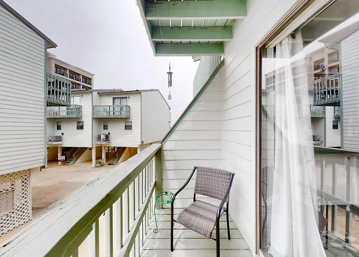 Holiday home Renovated By The With Pool Access & Private Balconies *